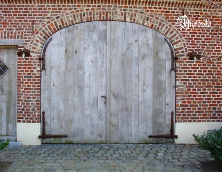 exclusieve antieke 18e eeuwse Garagepoort in landelijke opbouw