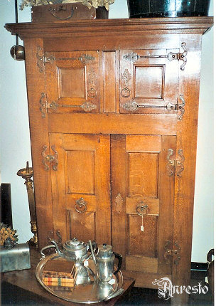 4deurs Vlaamse 4-deurs kast antiek 17e eeuw