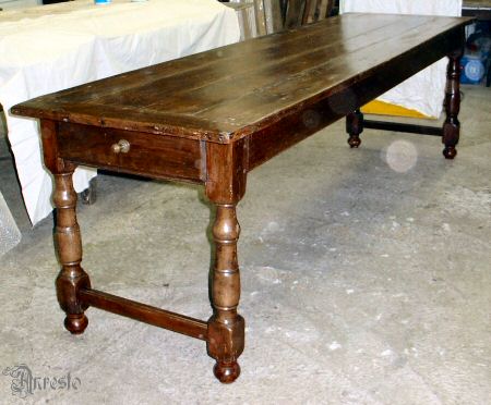 Antieke Franse landelijke tafel, 18e eeuw kerselaar hout.
