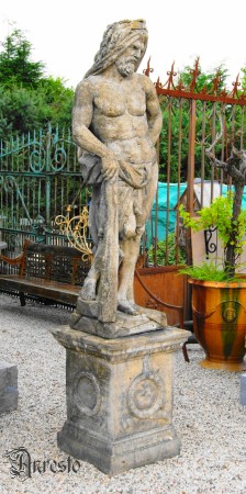~klik vergroting antiek beeld ~ Tuinbeeld in gemalen kalkzandsteen Hercules