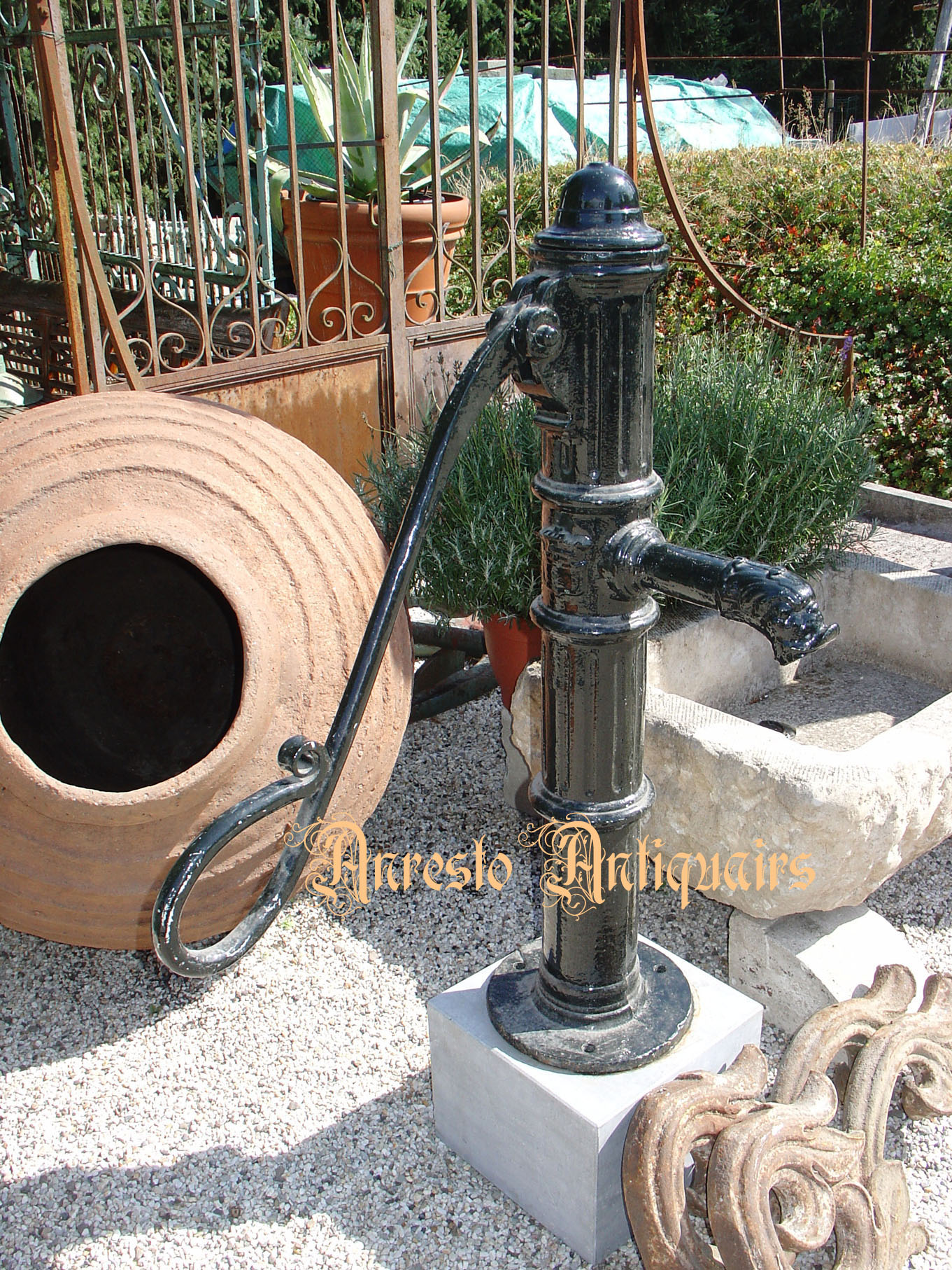  Antieke Franse waterpomp
