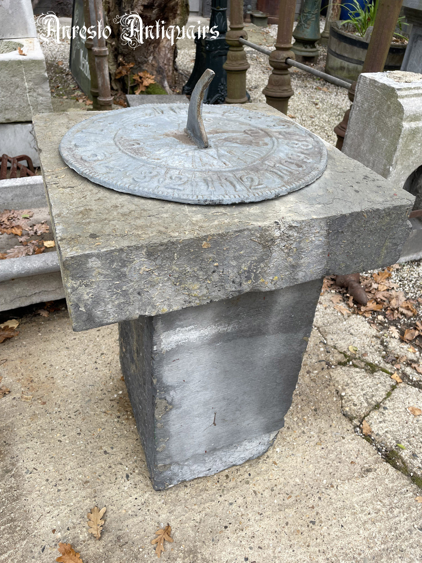 ~klik vergroting~ Antieke Franse loden zonnewijzer 